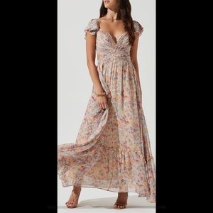 ASTR the label Primrose Floral Strappy Back Maxi Dress Size M Peach Multi floral